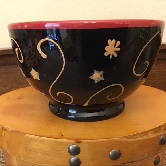 Susan Winget Certified International flying Santa bowl - Picture 2 of 6